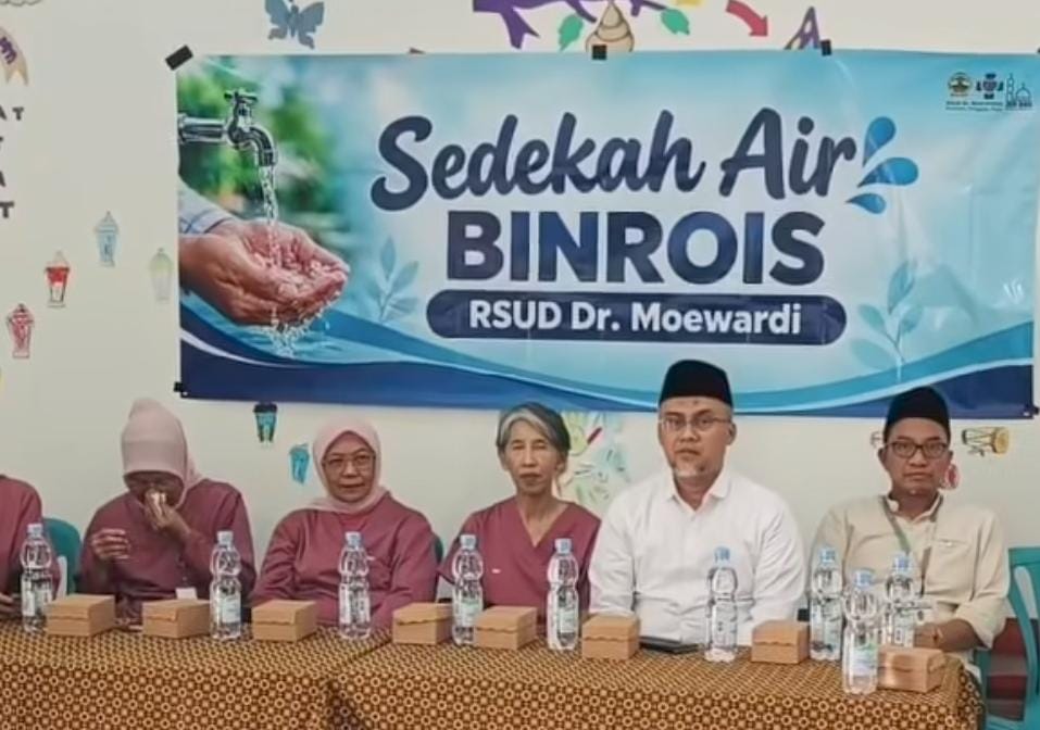 RSUD Dr. Moewardi dan BINROIS Gelar Sedekah Air, Bantu Warga Terdampak Kekeringan di Sragen dan Wonogiri